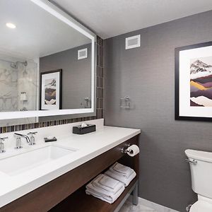 Deluxe Tower King Room